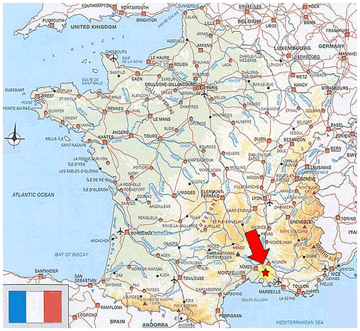 Mouriès, France: Look out!  Trouble is coming to town!